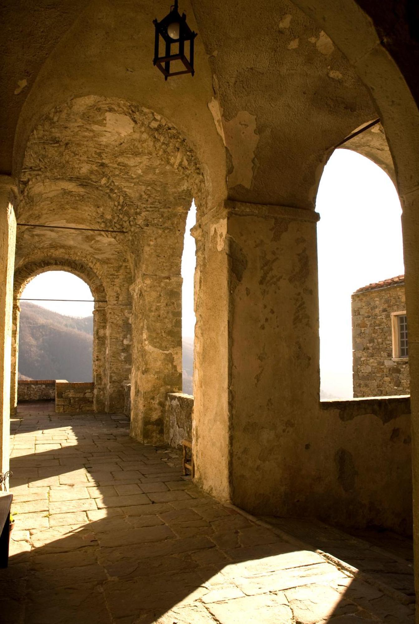 Castello Malaspina Di Fosdinovo Hotel Exterior photo